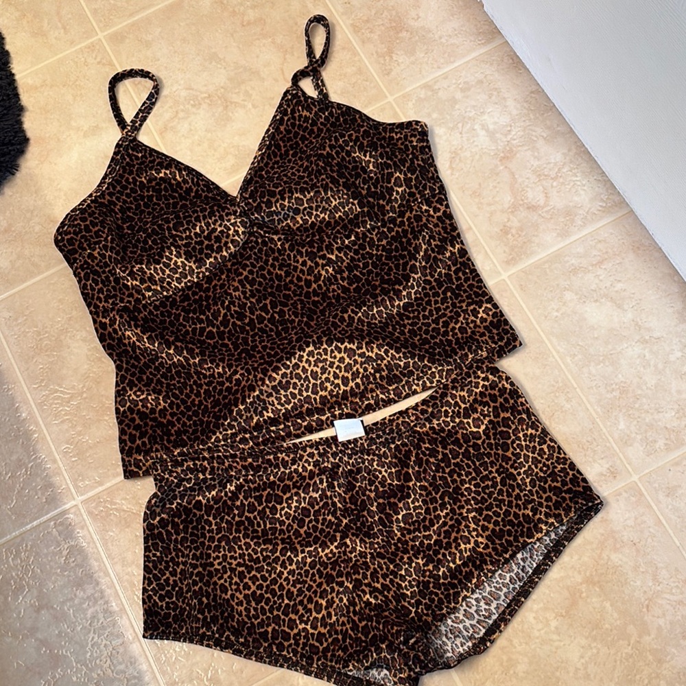 Leopard Print Women's Sleepwear Set size medium